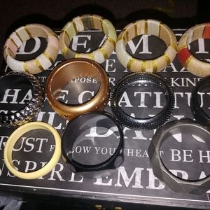 BRACELET LOT 11 FOR $17